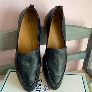 Black leather Susina shoes size 12